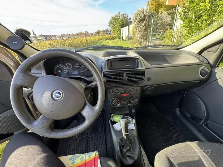Fiat Punto 2009 photo 5