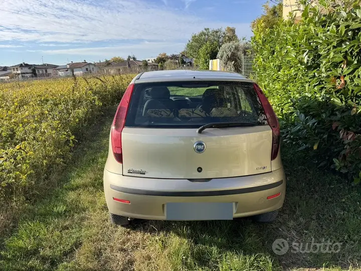 Fiat Punto 2009 photo 3