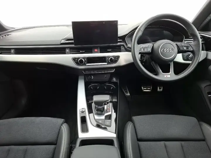 Audi A4 2024 photo 3