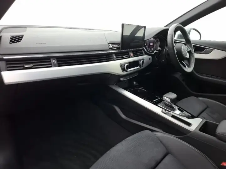 Audi A4 2024 photo 5