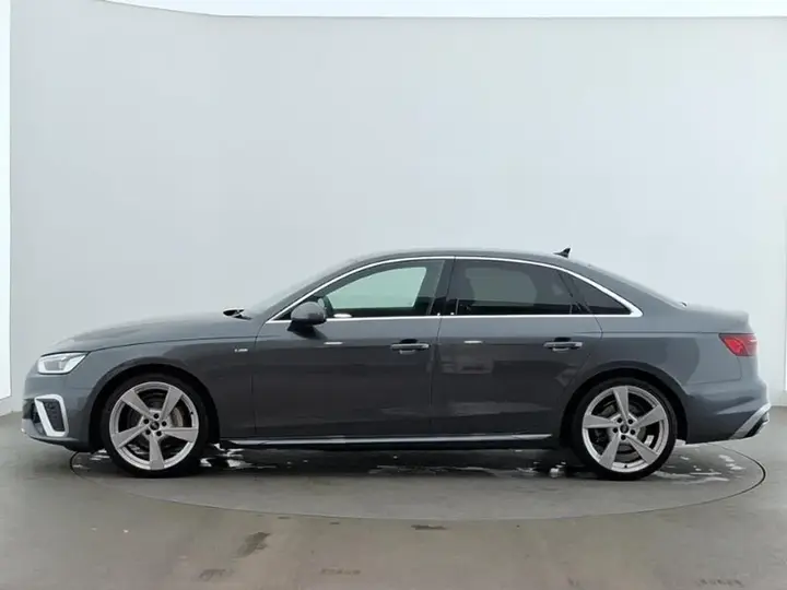 Audi A4 2024 photo 4