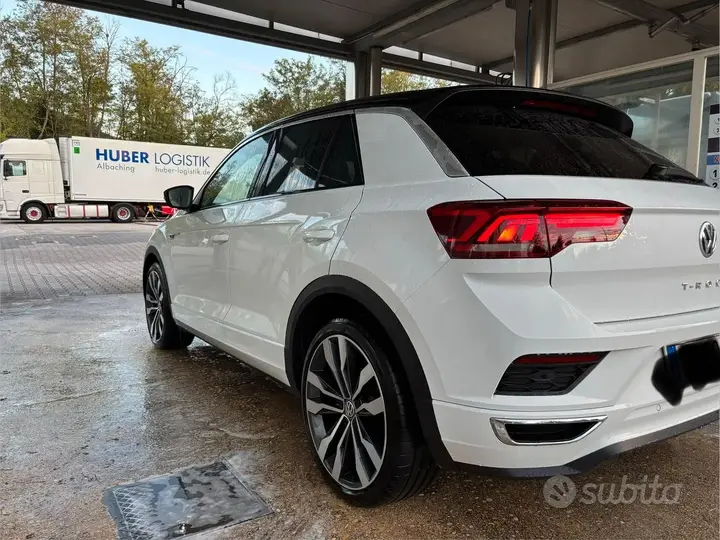 Volkswagen T-Roc 2019 photo 2
