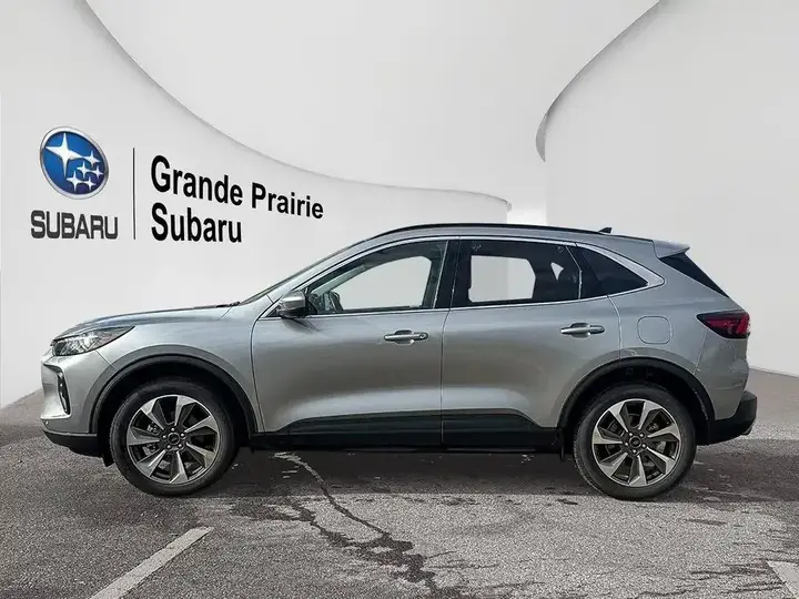 Ford Escape 2024 photo 2