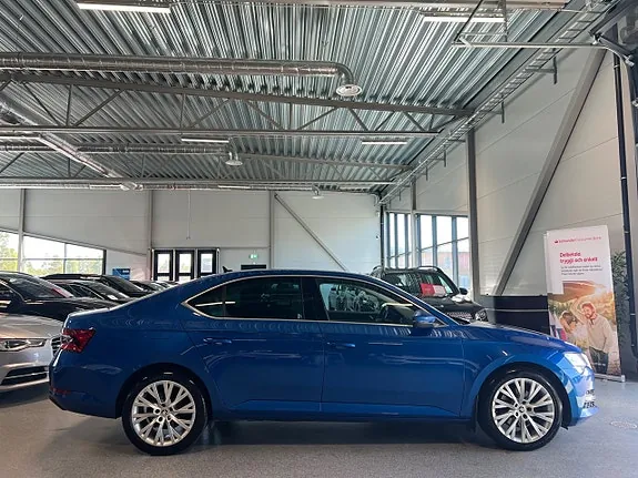 Skoda Superb 2021 photo 2