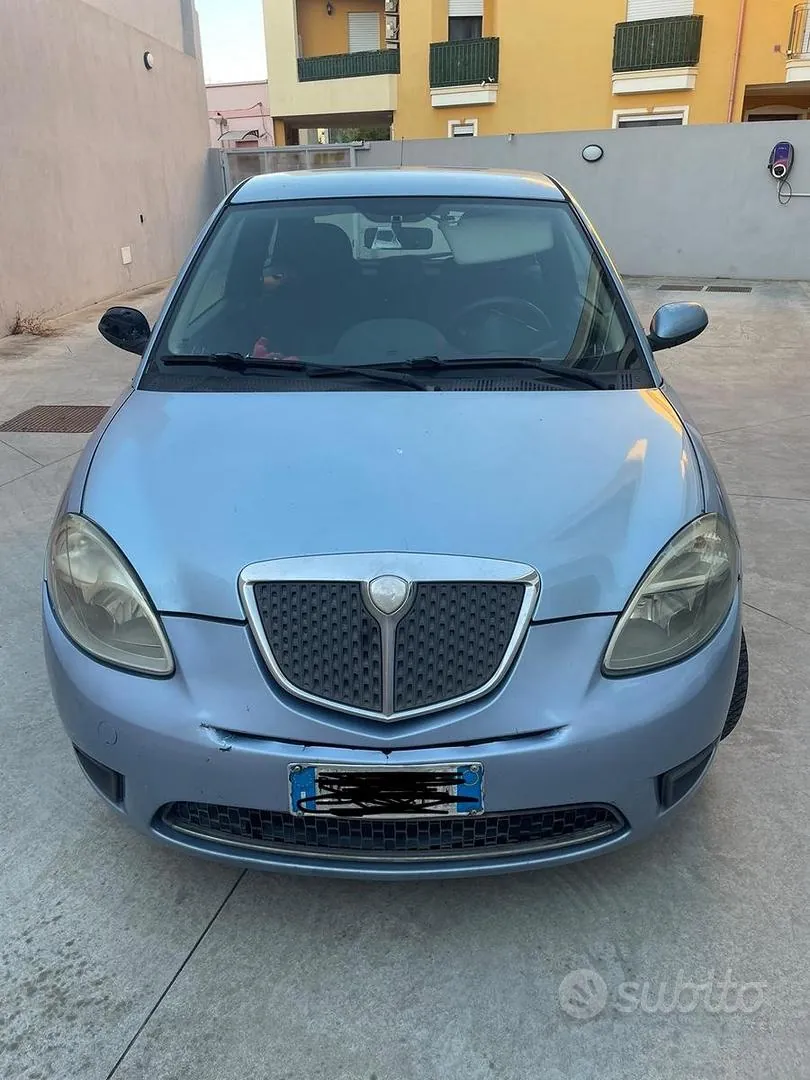 Lancia Ypsilon