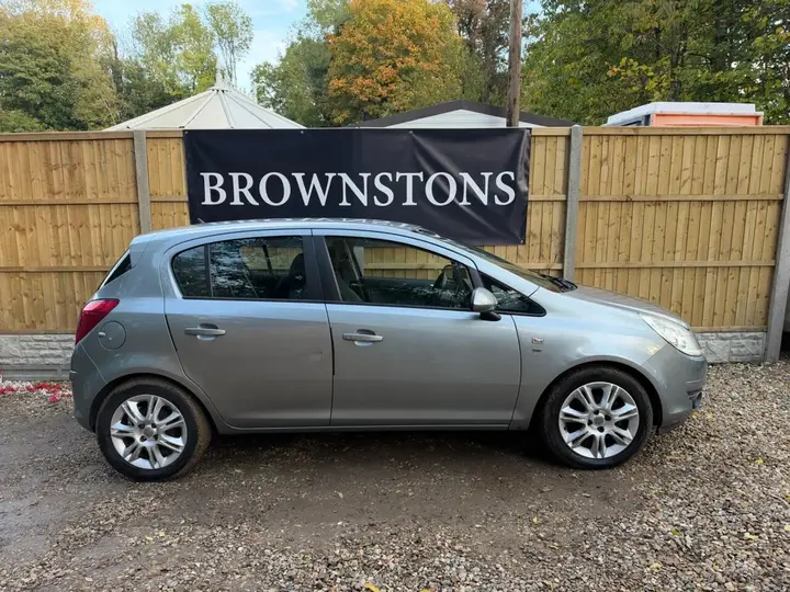 Vauxhall Corsa 2010 photo 3