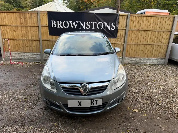 Vauxhall Corsa 2010 photo 2