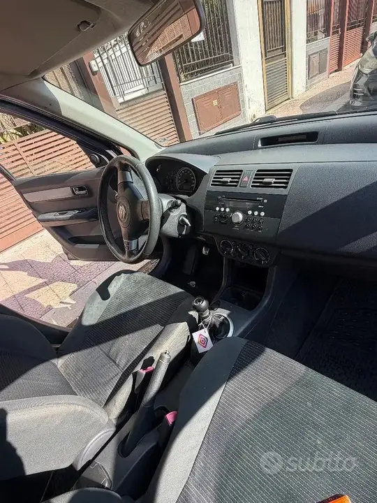 Suzuki Swift 2008 photo 4