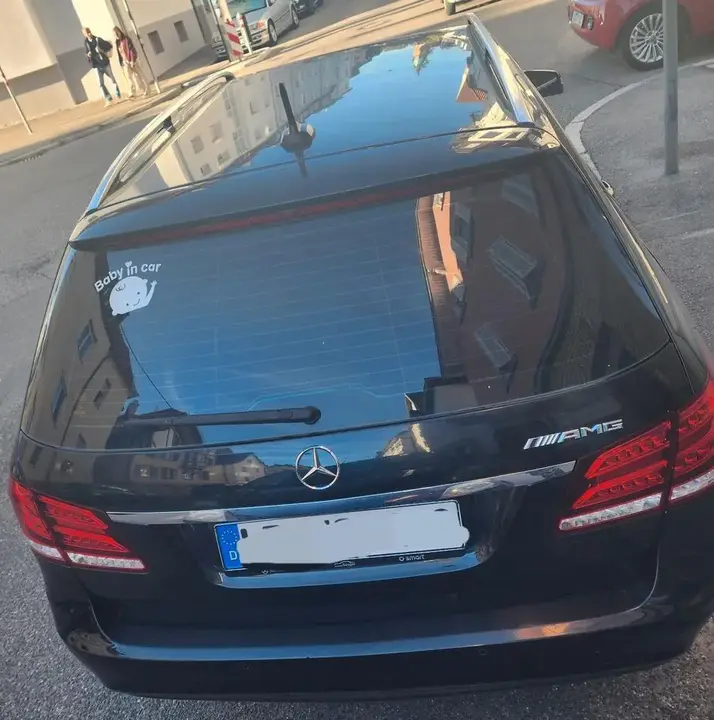Mercedes-Benz E 200D