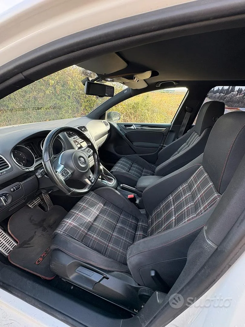 Volkswagen Golf 2010 photo 5