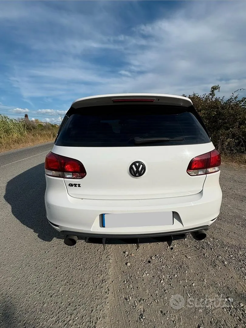 Volkswagen Golf 2010 photo 4