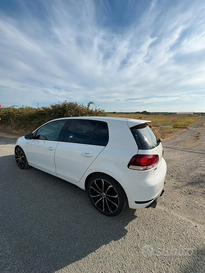 Volkswagen Golf 2010 photo 3