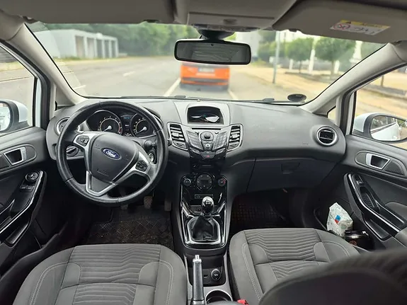 Ford Fiesta 2015 photo 5
