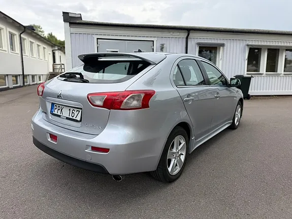 Mitsubishi Lancer 2010 photo 5