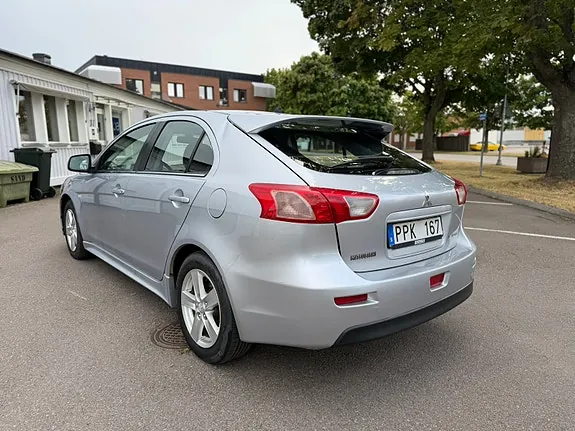 Mitsubishi Lancer 2010 photo 4