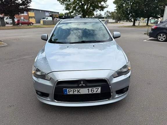 Mitsubishi Lancer 2010 photo 3