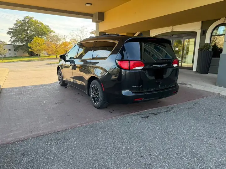Chrysler Pacifica 2019 photo 3