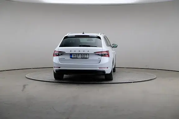 Skoda Superb 2023 photo 2