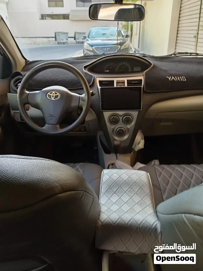 Toyota Yaris 2009 photo 2