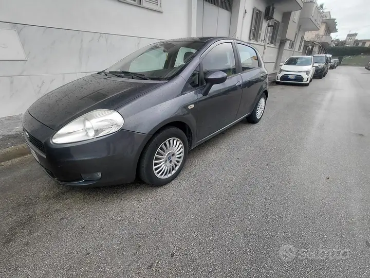 Fiat Grande Punto 2007 photo 2