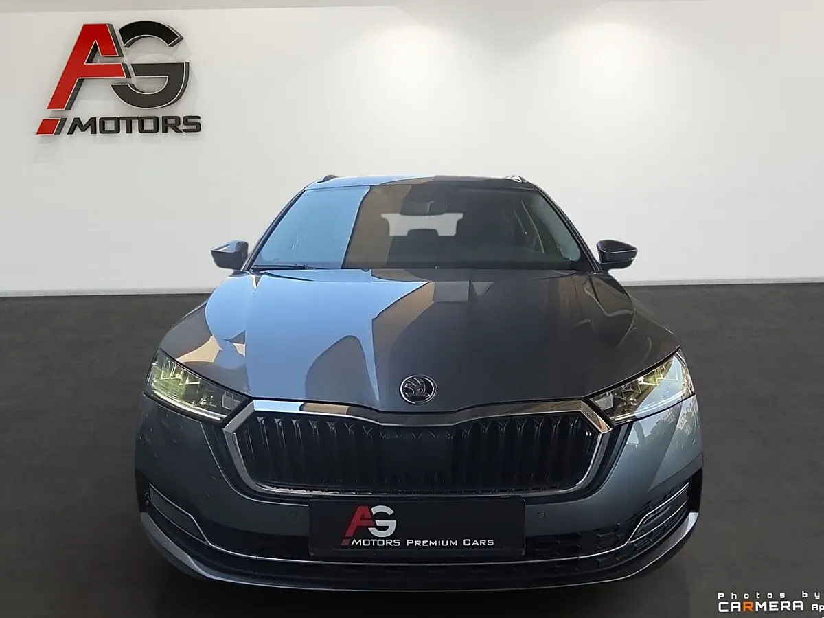 Skoda Octavia 2023 photo 2