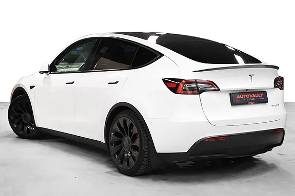 Tesla Model Y 2024 photo 4