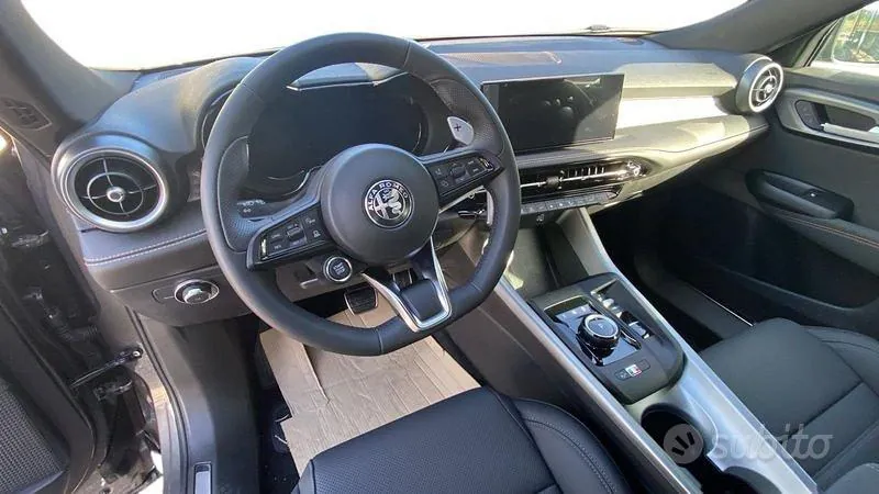 Alfa Romeo Tonale 2025 photo 4