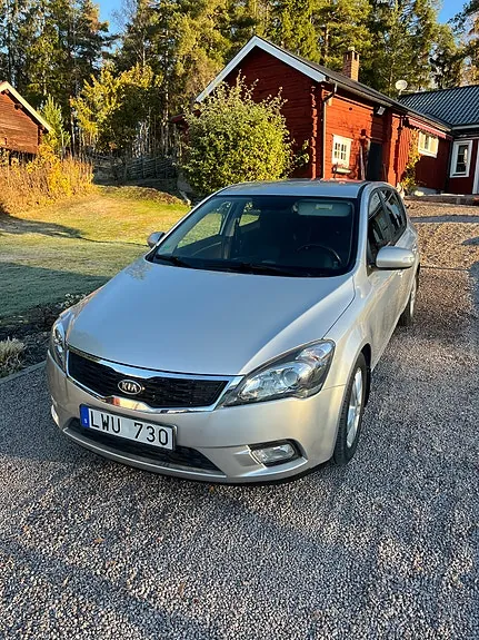 Kia Ceed 2012 photo 2
