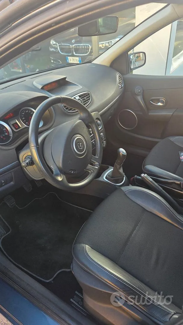 Renault Clio 2006 photo 4
