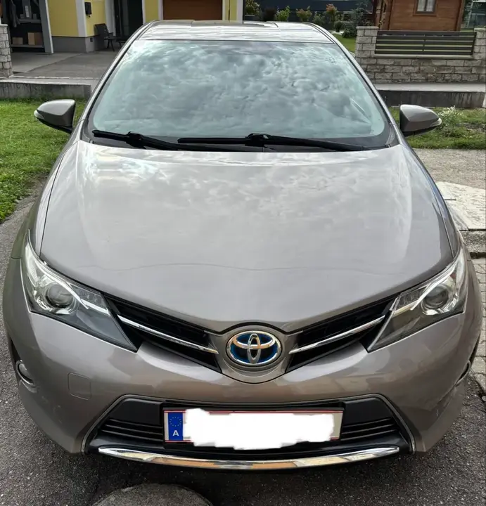 Toyota Auris 2015 photo 2