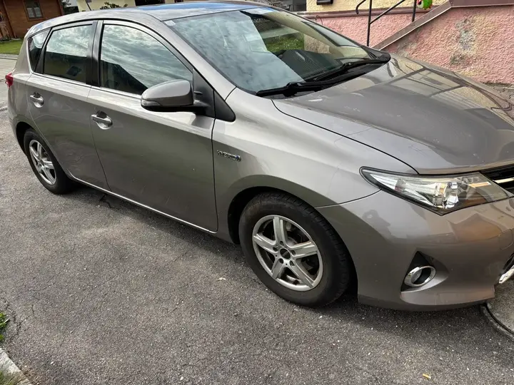Toyota Auris 2015 photo 3