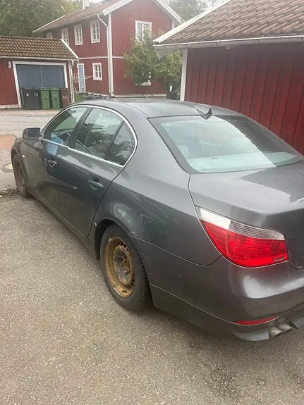 BMW 525I