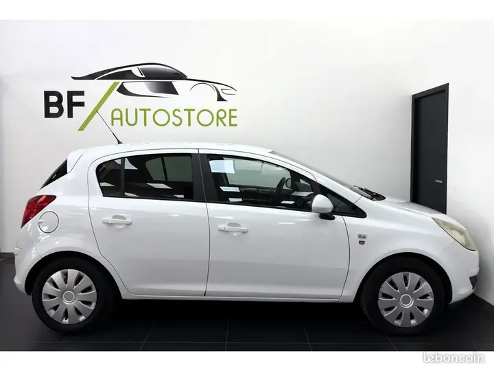 Opel Corsa 2010 photo 3