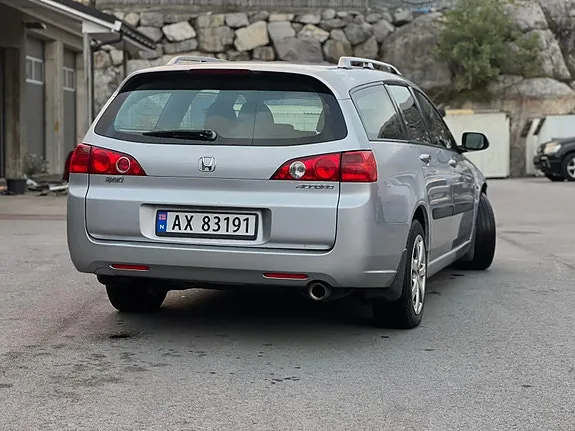 Honda Accord 2004 photo 2