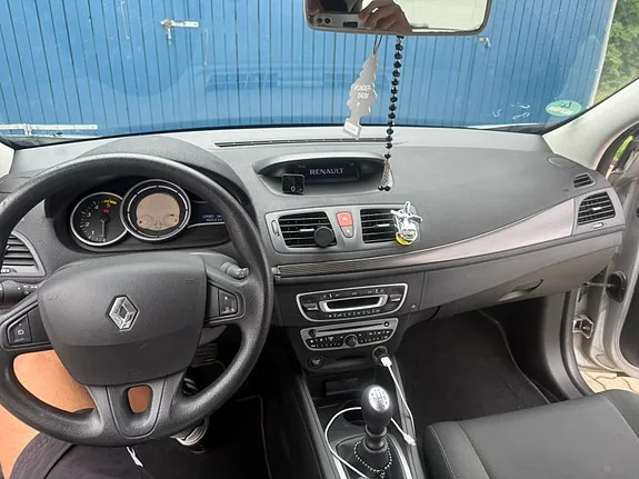 Renault Megane Iii 2010 photo 5