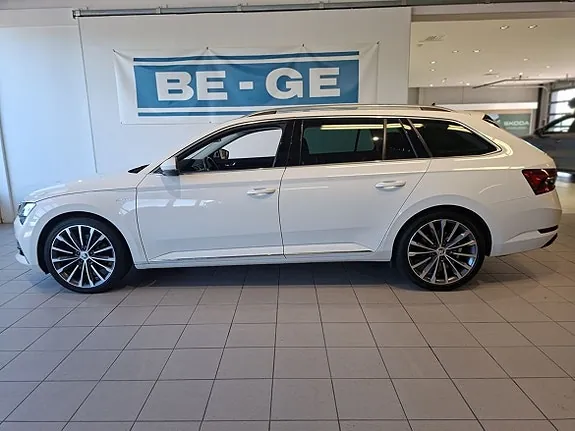 Skoda Superb 2021 photo 2