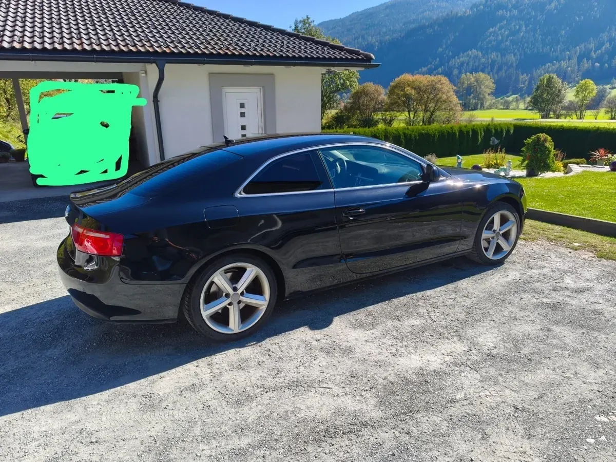 Audi A5 2009 photo 2