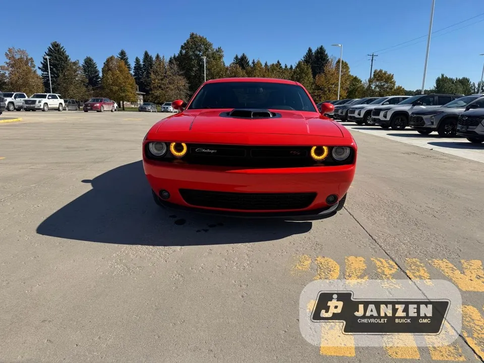 Dodge Challenger 2018 photo 2