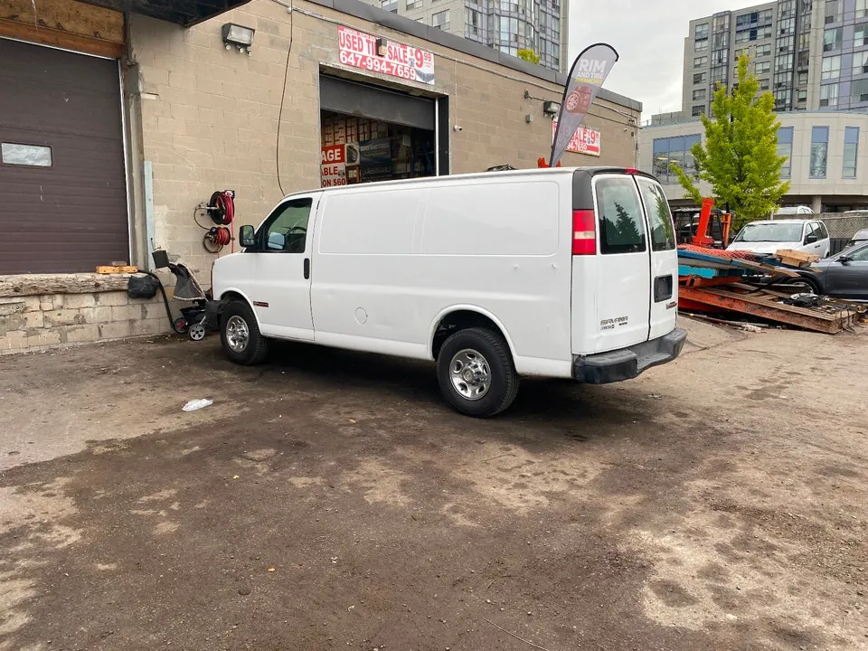Chevrolet Express 2011 photo 5