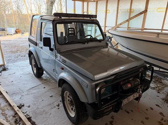 Suzuki Samurai 1988 photo 2