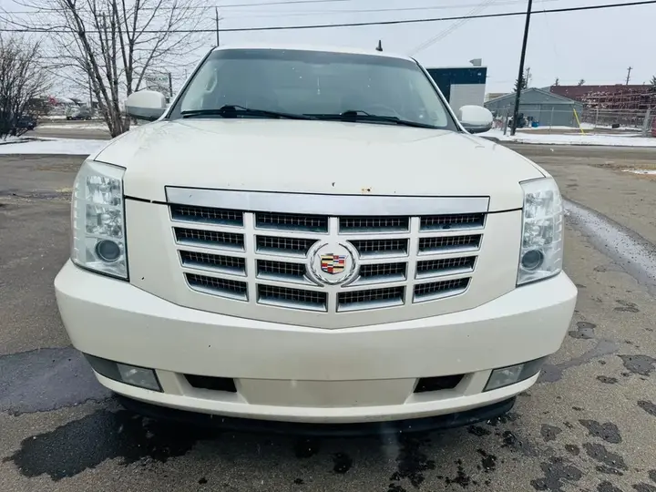 Cadillac Escalade 2010 photo 2