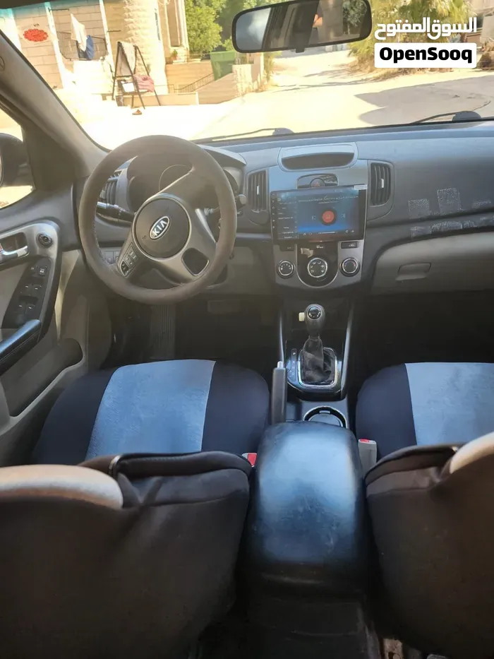 Kia Forte 2012 photo 2