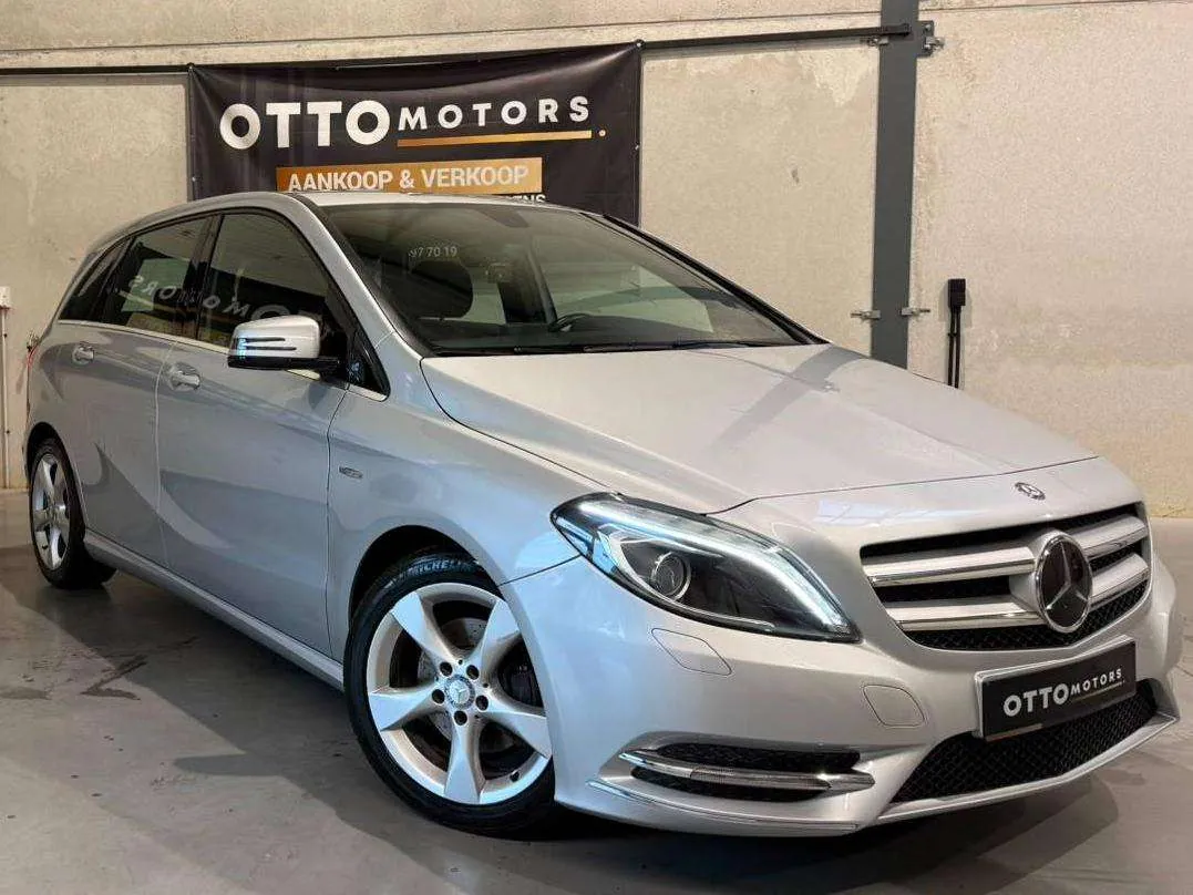 Mercedes-Benz B180 2013 photo 4