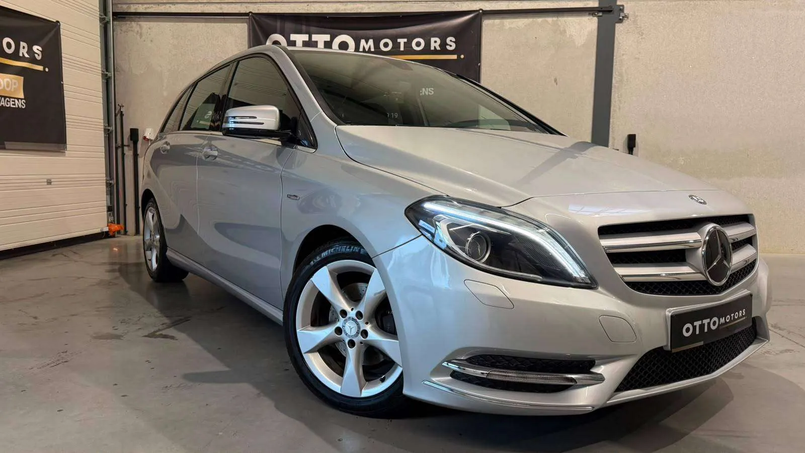 Mercedes-Benz B180 2013 photo 5