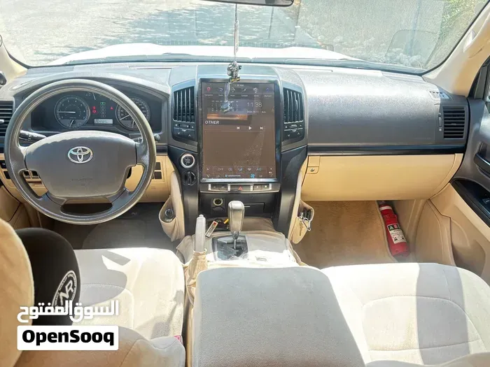 Toyota Land Cruiser 2013 photo 4