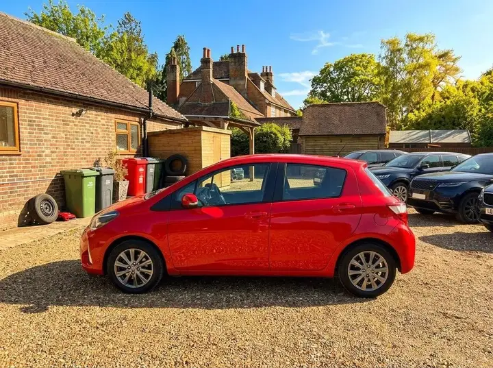 Toyota Yaris 2017 photo 4