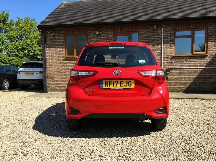 Toyota Yaris 2017 photo 5