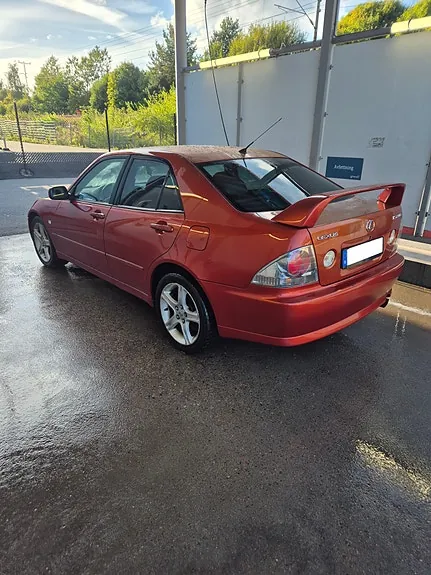 Lexus Is200 1999 photo 2