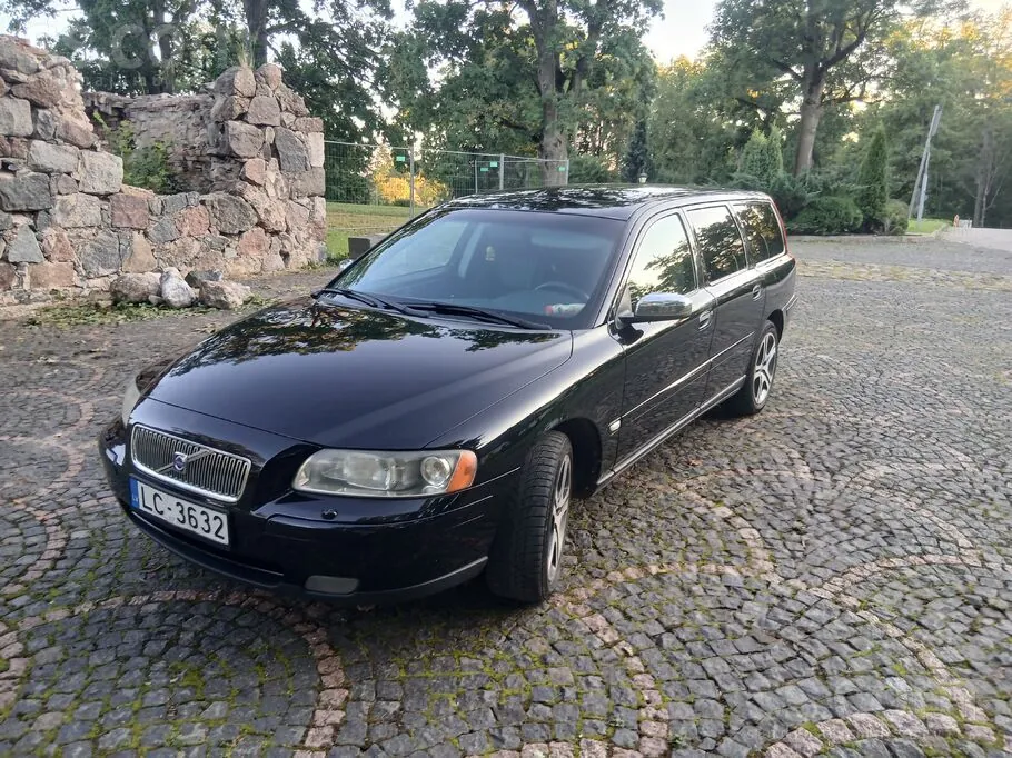 Volvo V70 2005 photo 2