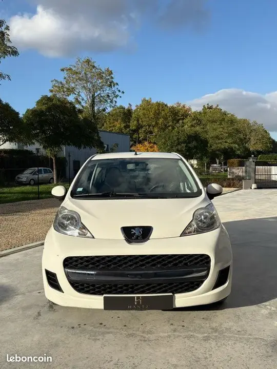Peugeot 107 2010 photo 4